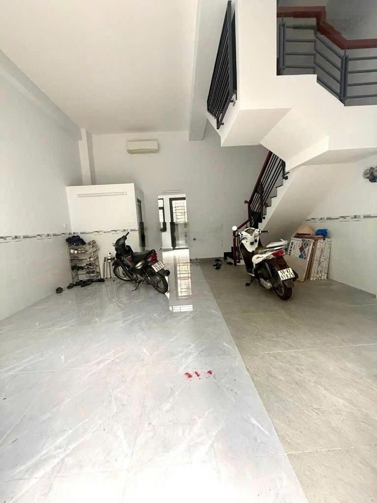 Cực hiếm nhà ngang 6m hẻm xe hơi, đối diện Cityland Nguyễn Văn Lượng, P16, Gò Vấp
