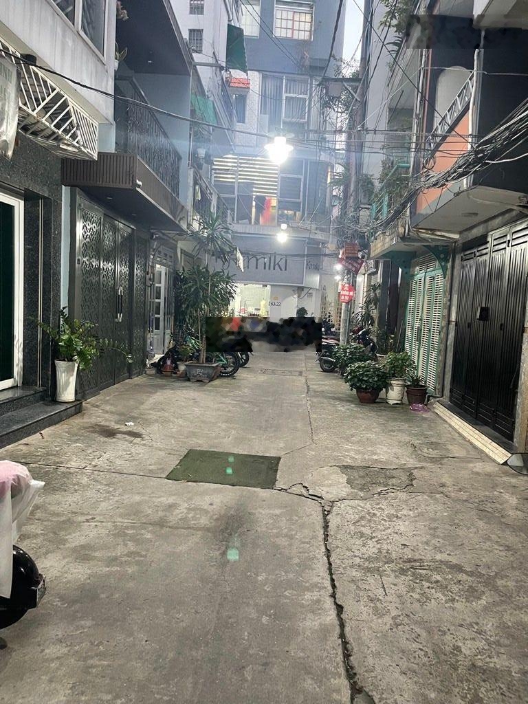 Chỉ 8.1 tỷ. sở hữu ngay nhà hxh trung tâm.phường 10. quận 10.