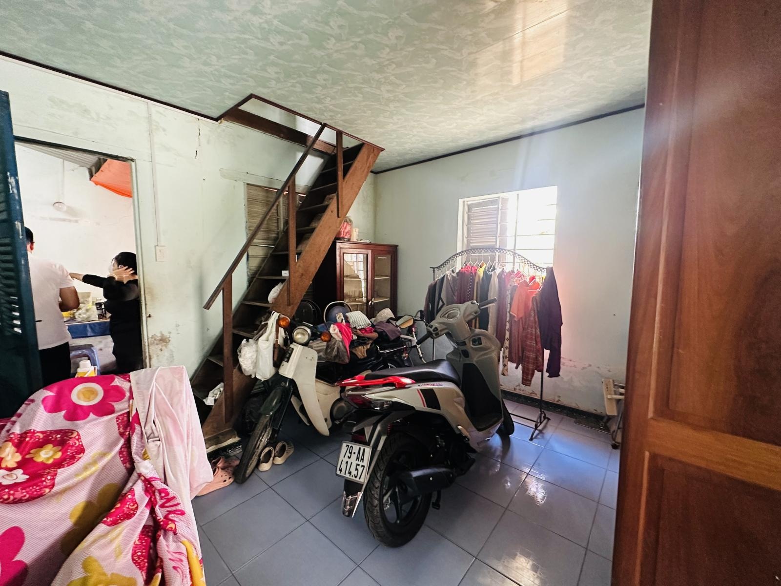 Bán căn góc 2 mặt tiền hẻm ô tô Đặng Tất Nha Trang, cạnh biển Hòn Chồng, giá tốt chỉ 9,2 tỷ