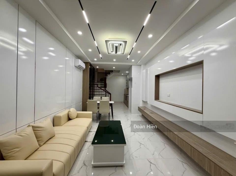 Tầm tiền hiếm! Phố Đào Tấn, 41m*5t, full NT, gần ô tô, ngõ thông, thoáng sáng, chủ vượng phát