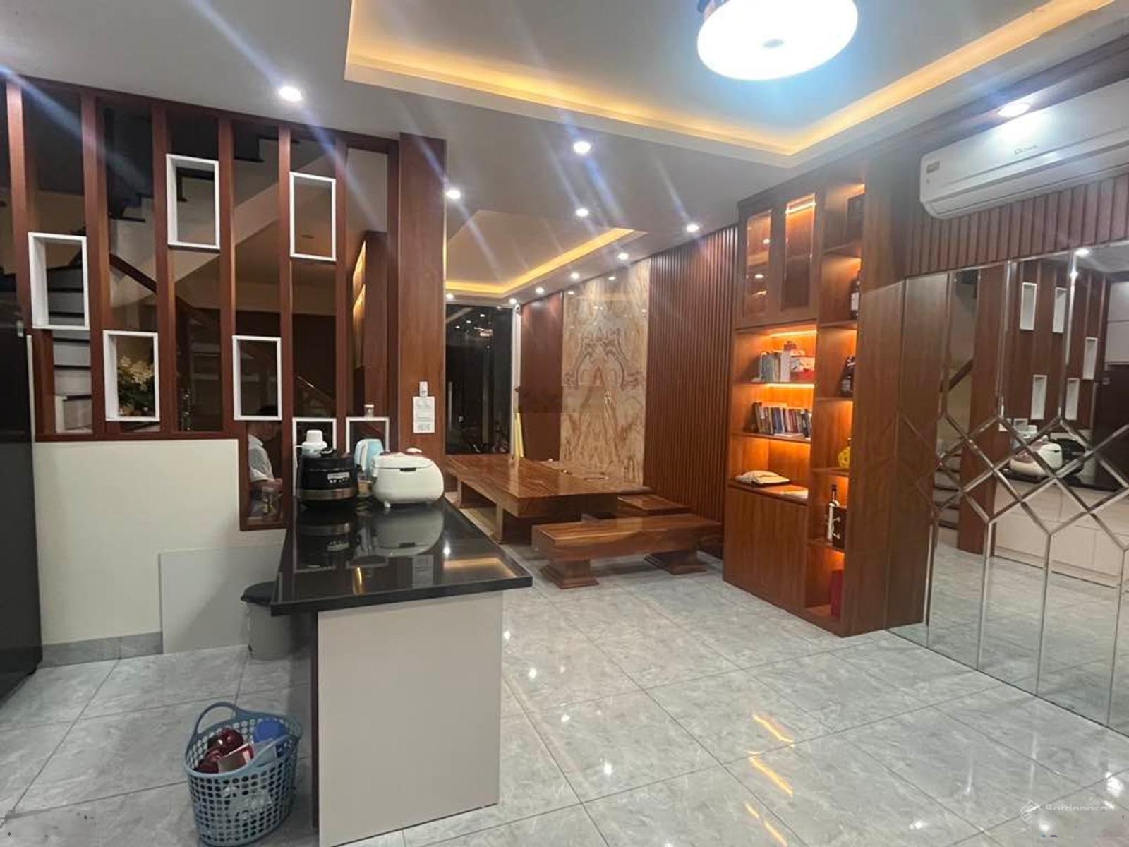 Nhà dân xây đường An Dương Vương- view đại lộ ven sông- ô tô vào nhà.