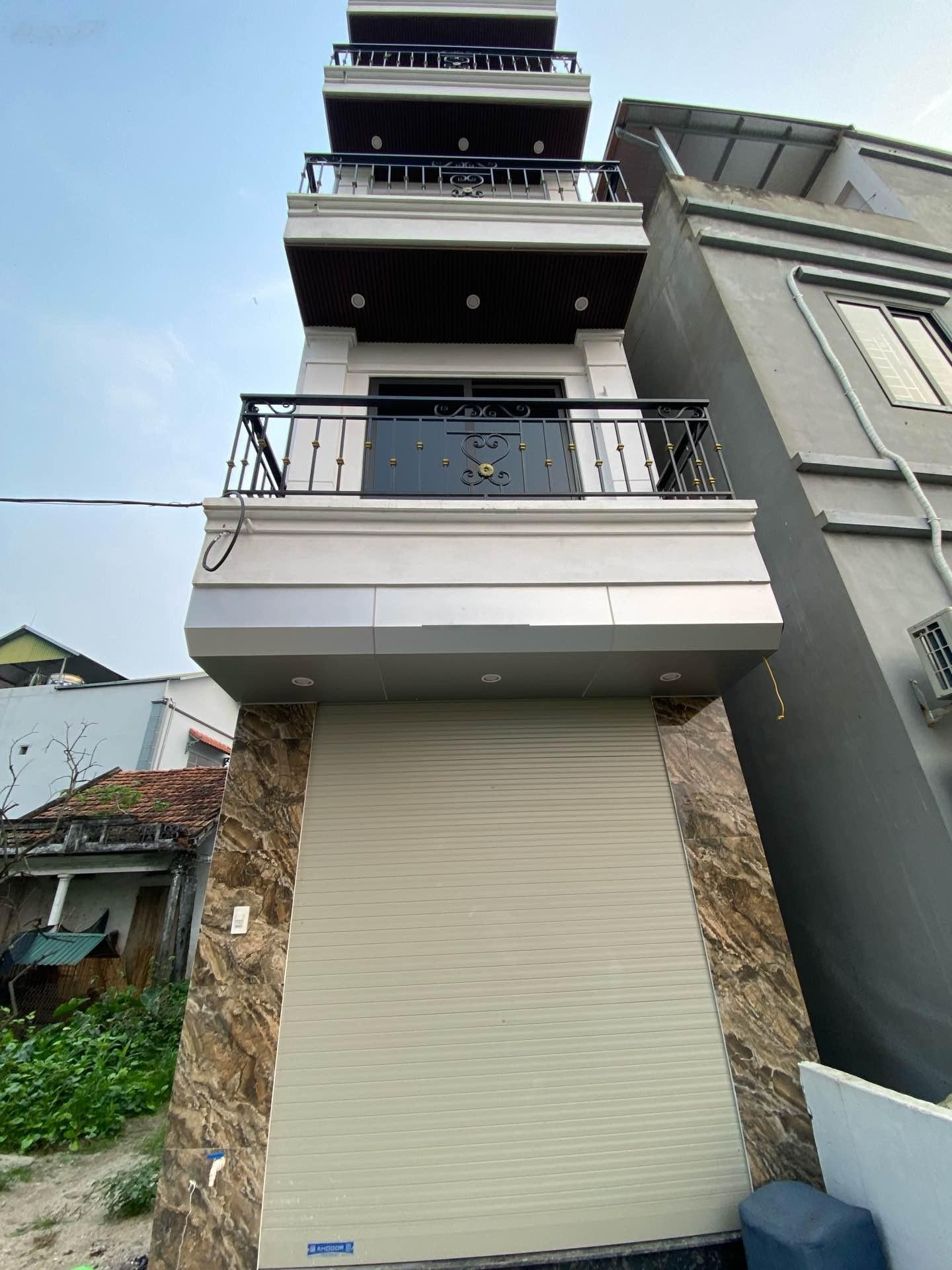 4 tầng xây mới kính coong, ô tô đỗ cách nhà 5m, 2 thoáng, kv đang phát triển từng ngày