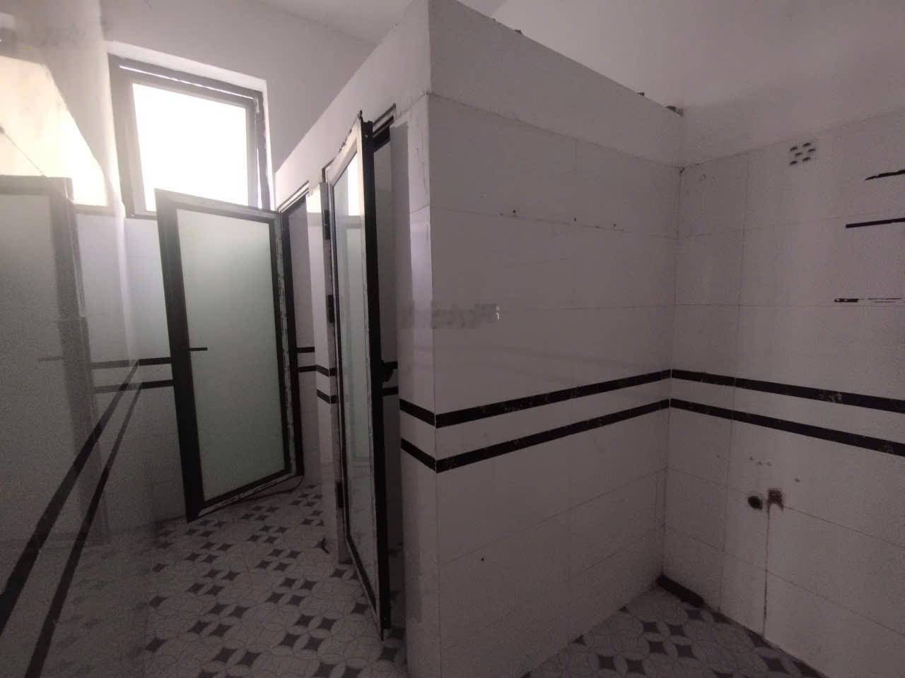 Cho thuê kho, xưởng tại KĐT Văn Phú, Hà Đông. DT 1000m2, kho 250m2, 3T thông sàn, PCCC. Giá 80tr