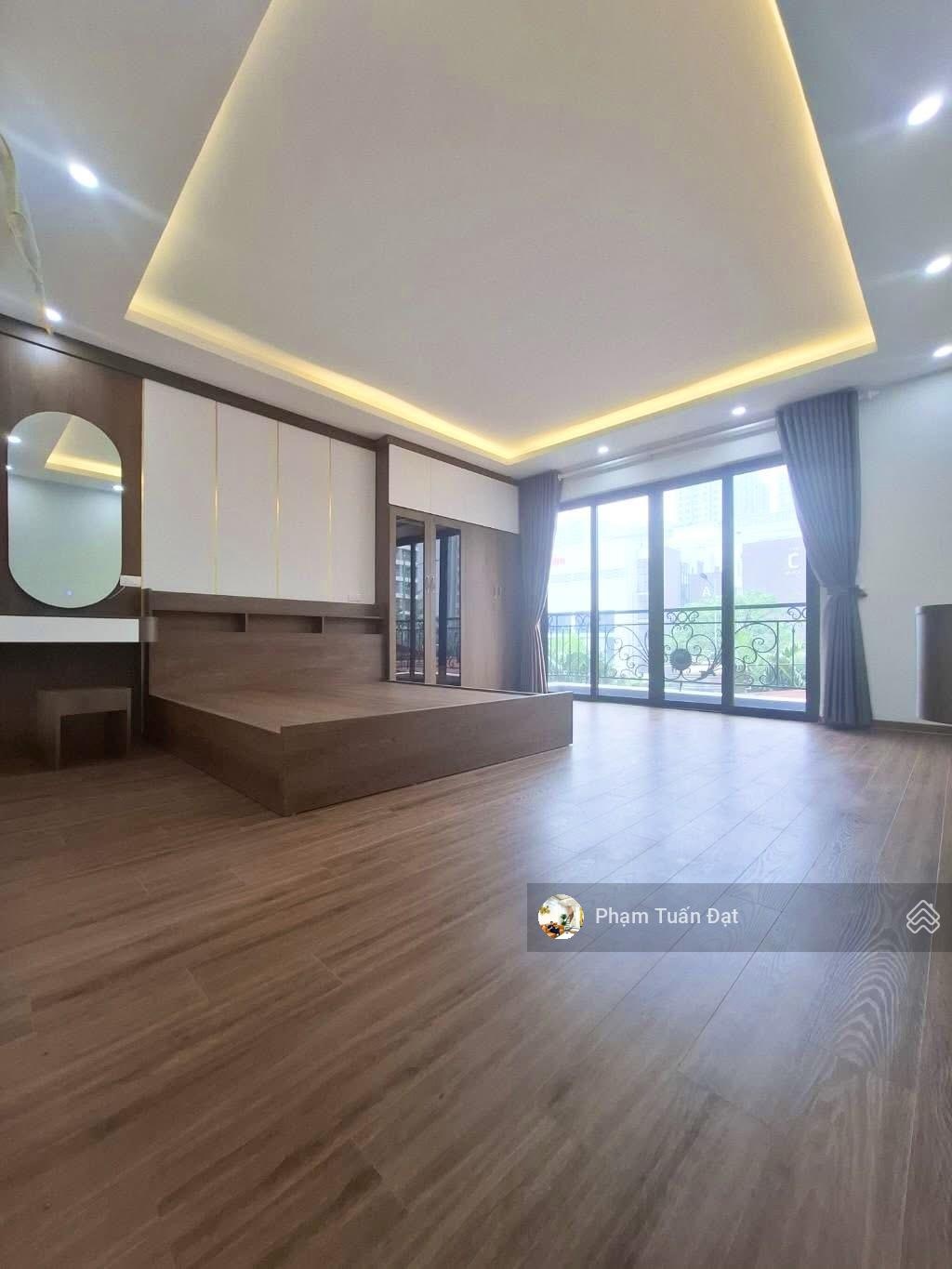 Bán nhà Tam Trinh 5 tầng thang máy, 3 ngủ master, sát Times city, giá tốt khu vực, 52m2 giá 11.5 tỷ
