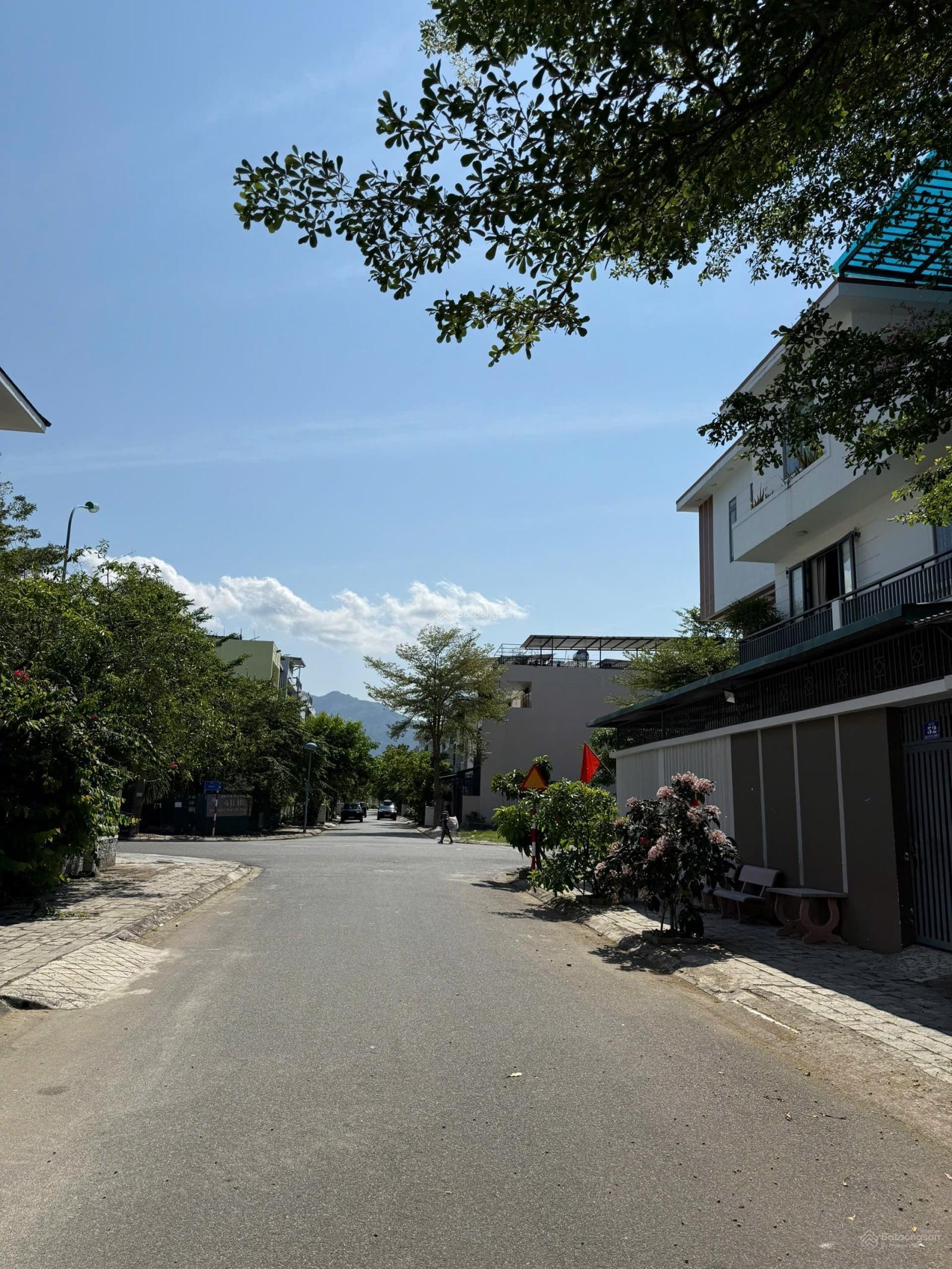 Bán Nhà 3 Tầng đường Hoàng Đình Giong KĐT Phước Long A giá 9 tỷ2 đã có sổ hồng