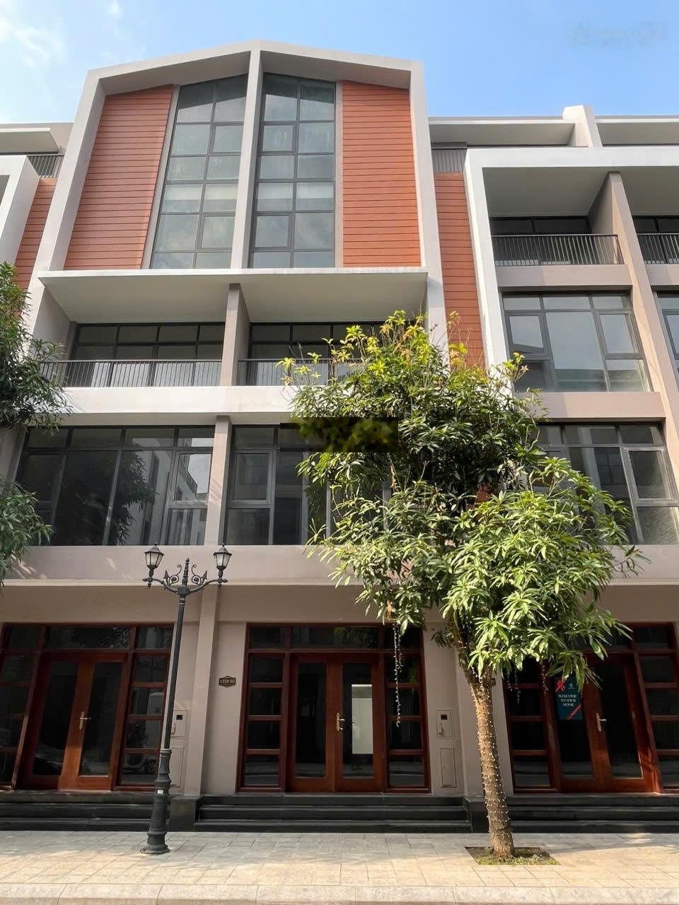 Bán căn liền kề phố biển Vinhomes Ocean Park 3 gần công viên và khu vui chơi DT 80m2 giá 11,5