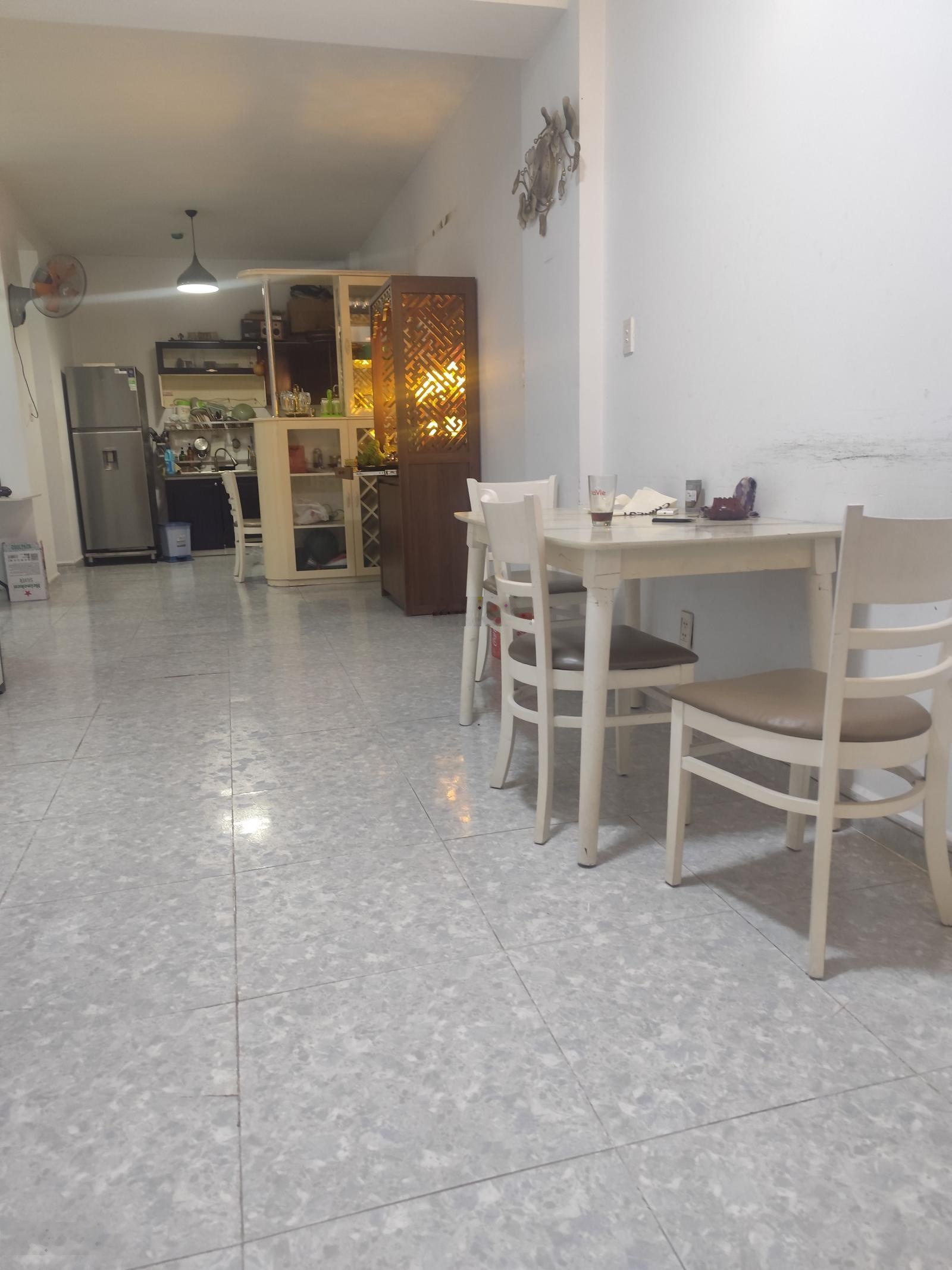 Cần cho thuê cc khang gia gò vấp. 2pn. 2vs nhà đẹp thoáng mát. Giá thuê: 7tr. LH: 0971740365
