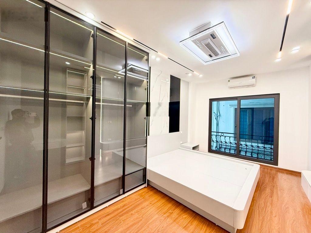 Chỉ 5,x tỷ mua Nhà mới 33m -5 tầng, ful nội thất mấy phút tới Aeon Long Biên