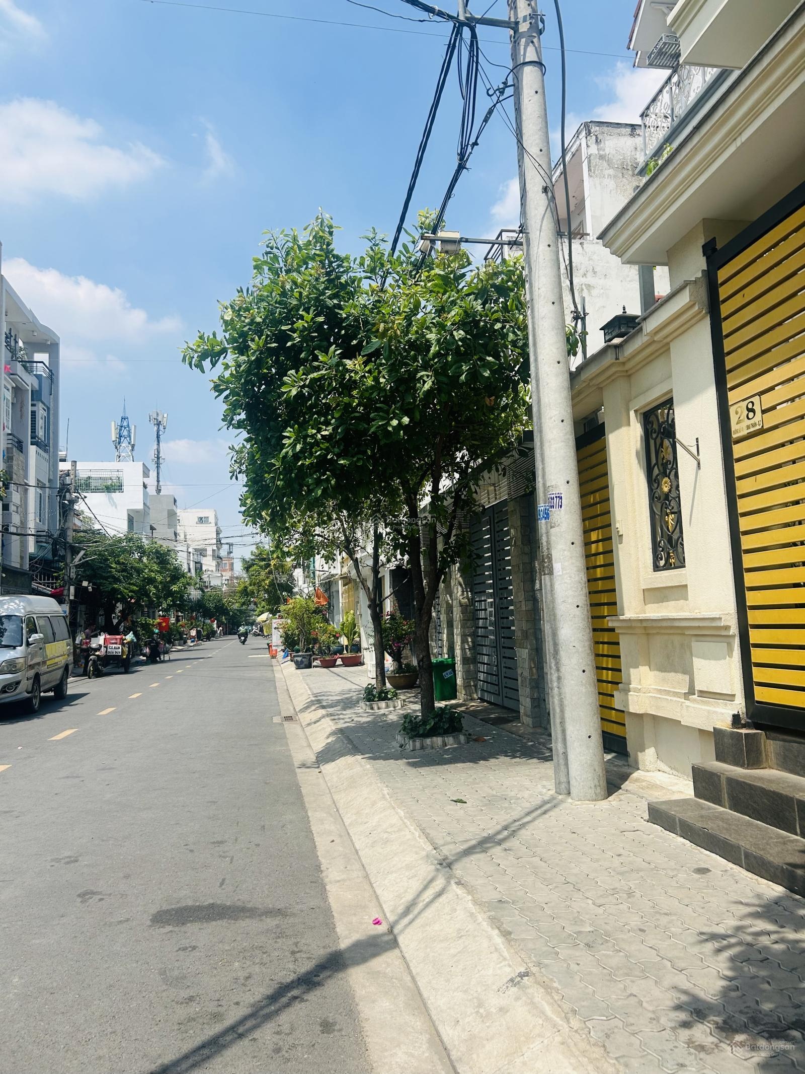 Q7 , Bán nhà HXH ra Nguyễn Thị Thập , DT 4.5 x 22m giá 12ty