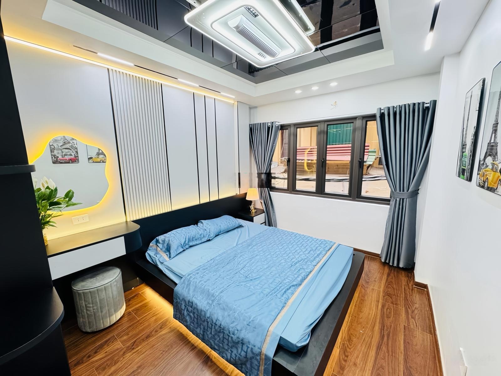 Chỉ 8.6tỷ sở hữu nhà riêng gần hồ Hoàng Cầu với 26m2,oto đỗ cửa,2thoáng,full nội thất,ở ngay.