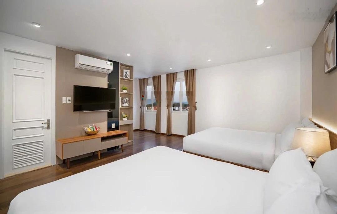 Khách sạn 5tầng 200m2 - dòng tiền 150tr/tháng - 450m ra biển mỹ khê