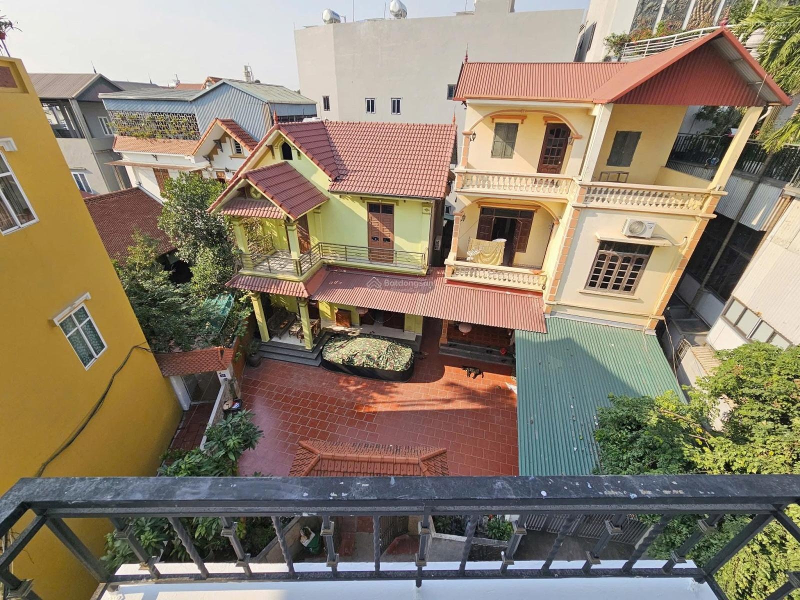 Mặt phố Hoàng Liên- Liên Mạc chỉ hơn 6 tỷ- 32m2- đường thông- kinh doanh- ô tô ngủ trong nhà