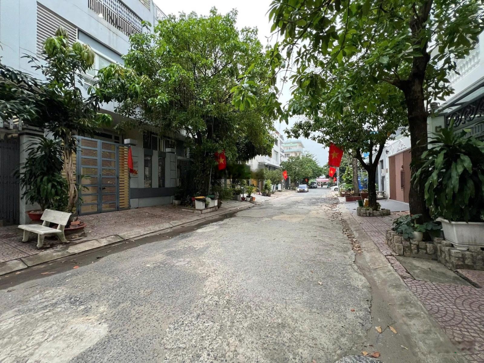 Bán nhà 2 mt bùi đình tuý - đường ô tô rộng rãi - nhà mới ở ngay