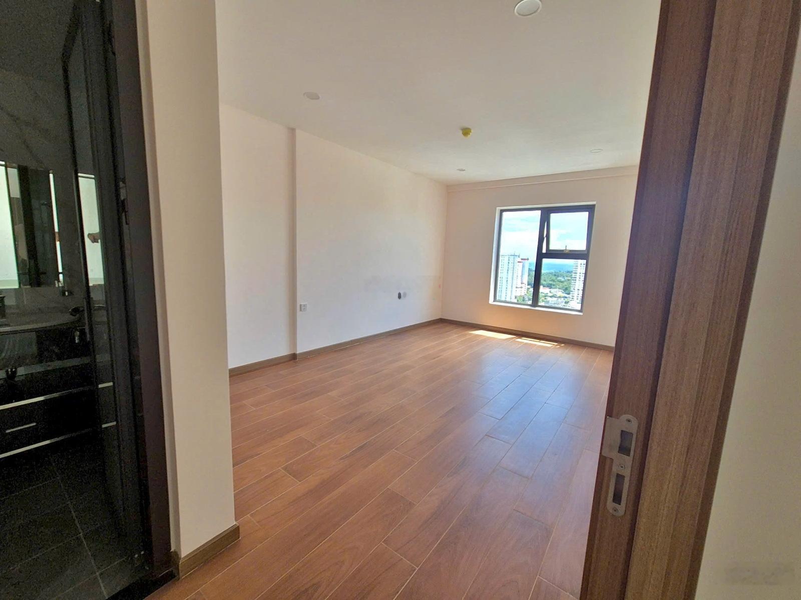 Bán GẤP căn 2PN2WC Vung Tau Centre Point - 84m2 - tầng cao - Giá cực tốt