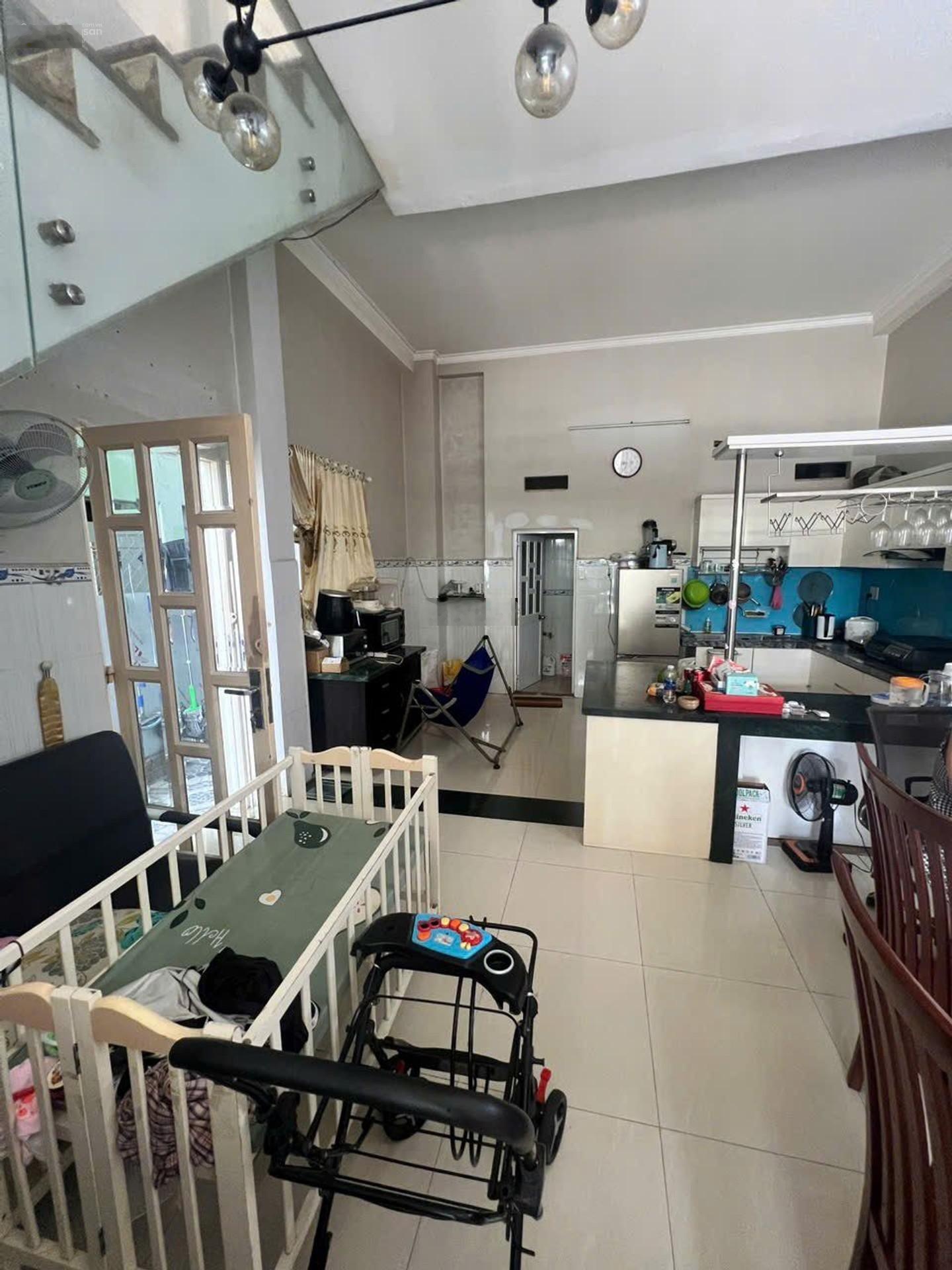 Bán nhà 1 trệt 1 lầu ngang 6m hiếm khu dân cư hiện hữu