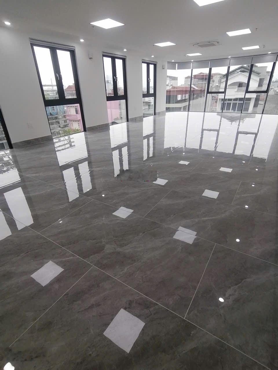 Cho thuê nhà lô góc Tôn Đức Thắng 120m2, 169 triệu, Quận Đống Đa, Hà Nội