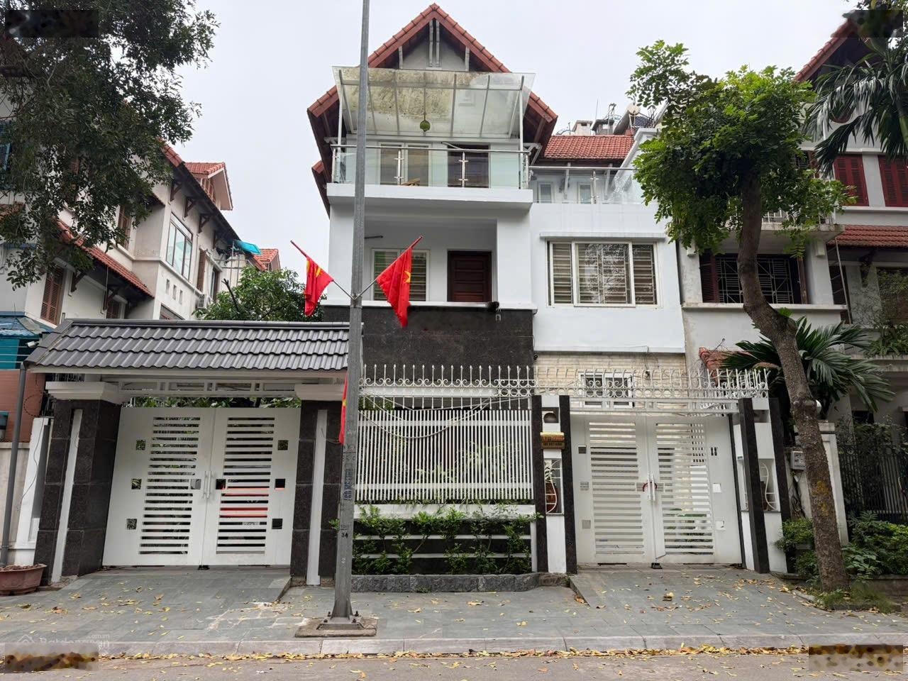 Siêu biệt thự đẳng cấp bt05 - khu đô thị việt hưng -200m2 -4 tầng - mặt tiền 11m - ở làm văn phòng