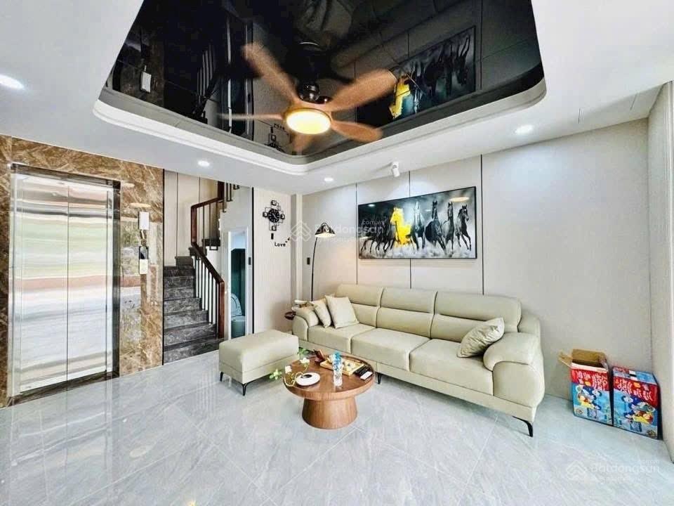 Bán nhà đường xe tải thông phường 17 cầu thang máy DT 4,1x13m đúc 4T 4 phòng ngủ 4WC nhà đẹp ở ngay