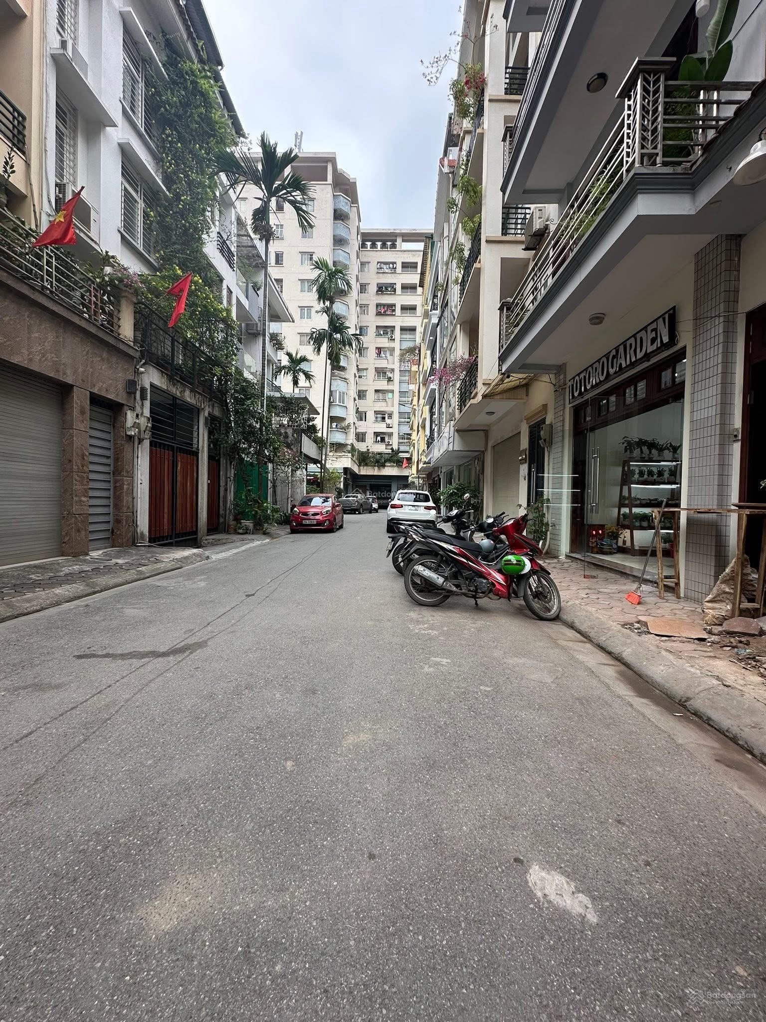 Bán nhà phân lô Hoàng Ngân - DT 60m2 - vỉa hè kinh doanh - 50m ra mặt phố - nhỉnh 29 tỷ