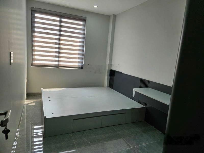 Nhà mới toanh Phúc Lợi hàng xóm Vinhome,45M,5 tầng thang máy,ô tô đỗ sát nhà, full NT.Nhỉnh 9 tỷ