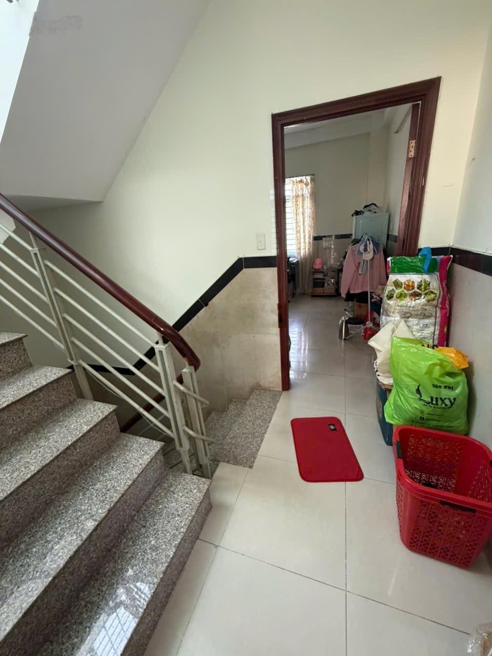 Bán căn nhà mặt tiền đường số 1 khu dân cư bình hưng, kế bến xe quận 8.