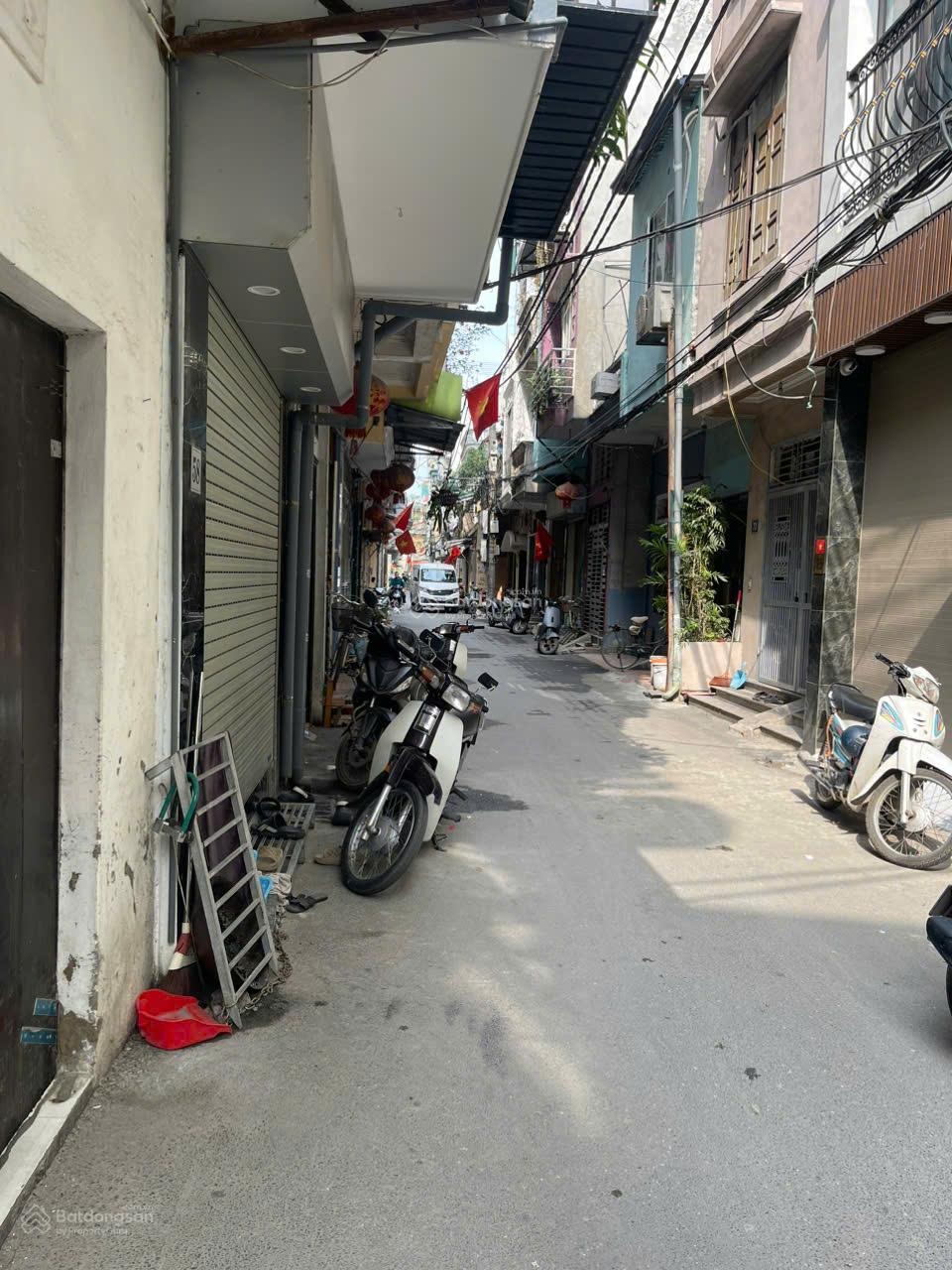 Bán nhà Vạn Phúc - ngay bưu điện Hà Đông - căn góc ngõ ô tô nhỏ - dt 33m2 - 3 tầng- giá chỉ 8.3 tỷ
