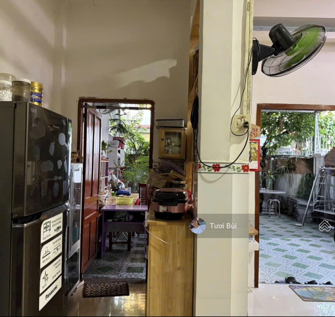 Bán nhà cấp 4 hẻm ngắn cách đường Trần Quý Cáp chỉ 200m, chợ đầm 700m dt 127m giá 4ty350