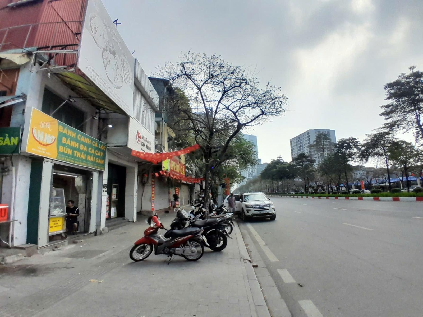 Hơn 20 tỷ - Mặt phố Văn Cao, Ba Đình- Lô góc, 53m2 3 tầng mặt tiền 4m