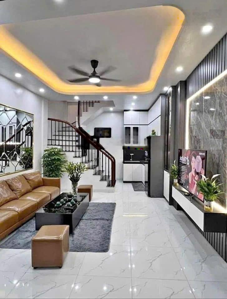 Bán nhà DOÃN KẾ THIỆN-TỪ LIÊM.HN, 35M2-5T-FUL ĐỒ,oto đỗ cửa.giá 8,3 ty.