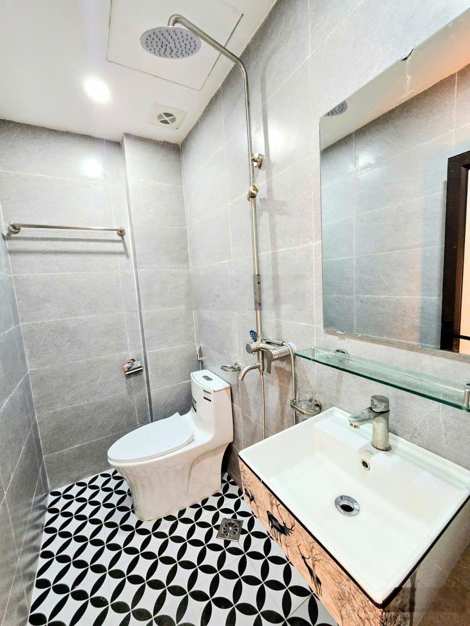 Bán 1 căn duy nhất tại định công- hoàng mai- 4 tầng giá nhỉnh 6 tỷ. ngõ thông 10m ra ô tô đỗ.