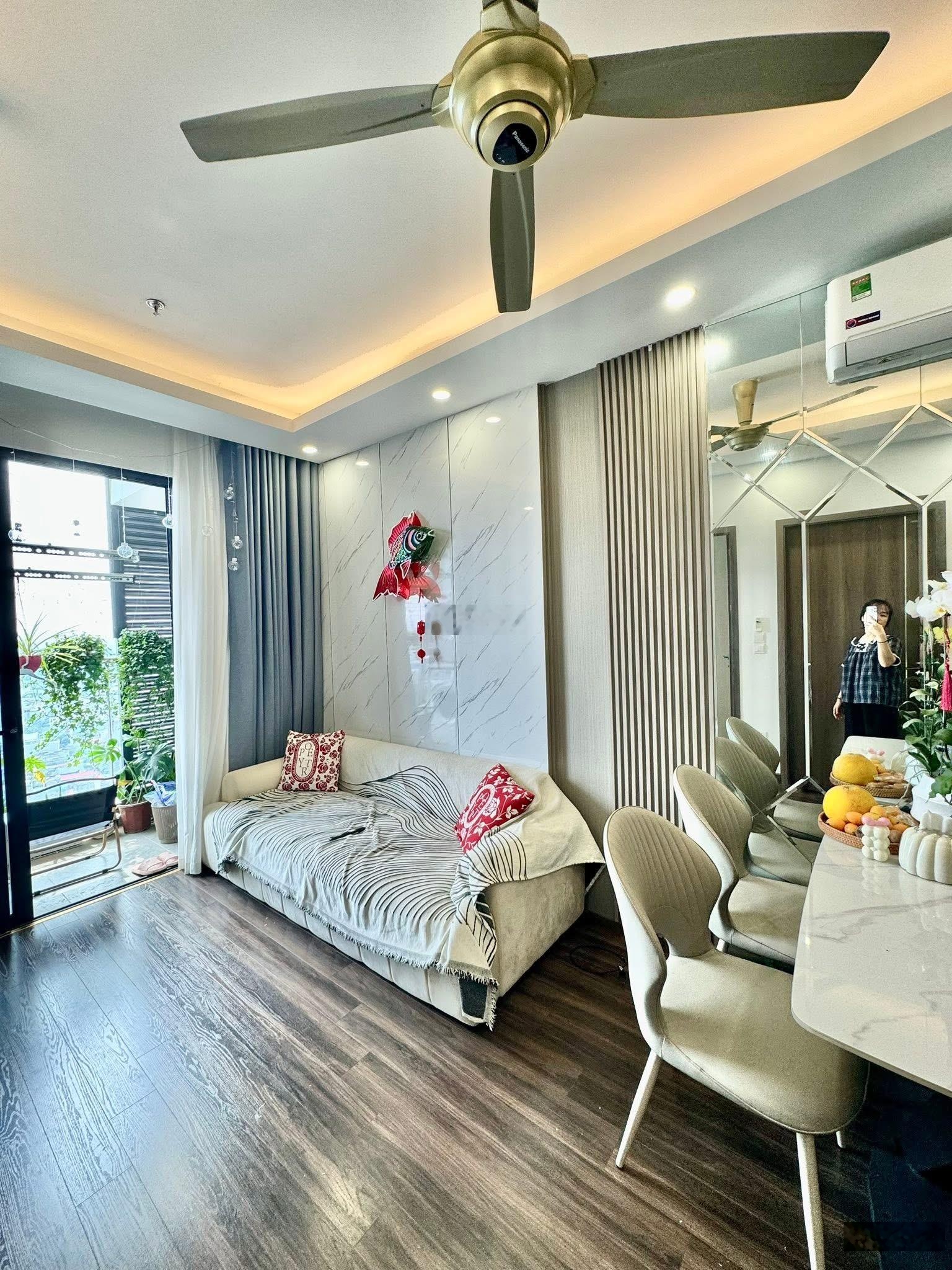 Full nội thất tầng trung Hoàng Huy Commerce, giá chỉ hơn 2 tỷ ( đã có bìa )