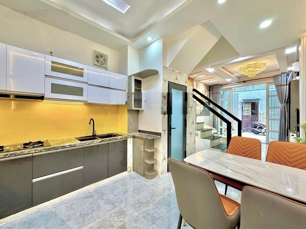 Hẻm thông - gần mặt tiền phan văn trị - 36m2 - 4 tầng - 6.86 tỷ