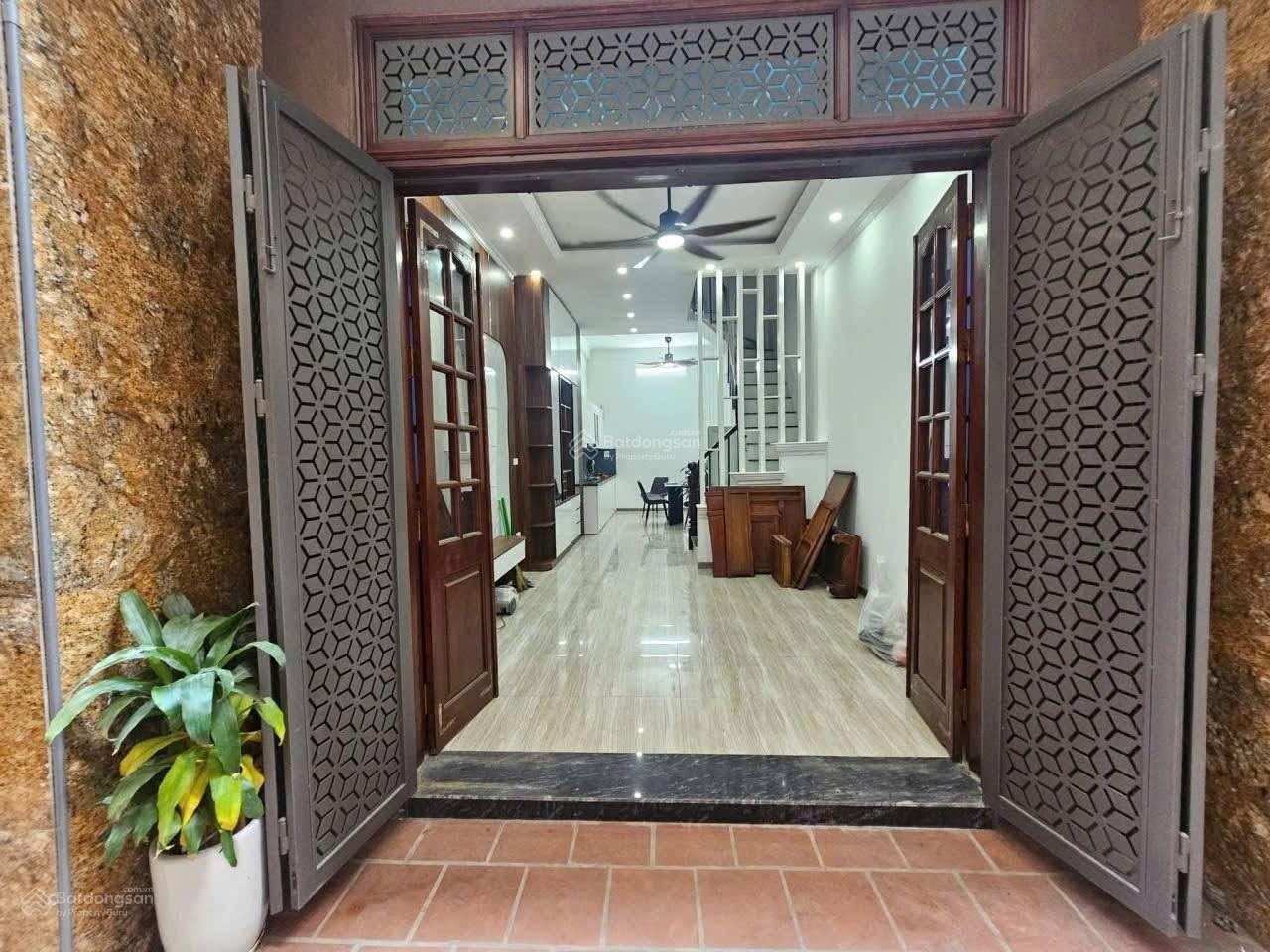Cực kỳ hiếm! Xã Đàn, ngõ thông, ô tô đỗ, nhà dân xây 3 thoáng, giá đầu tư, 41m2*5T