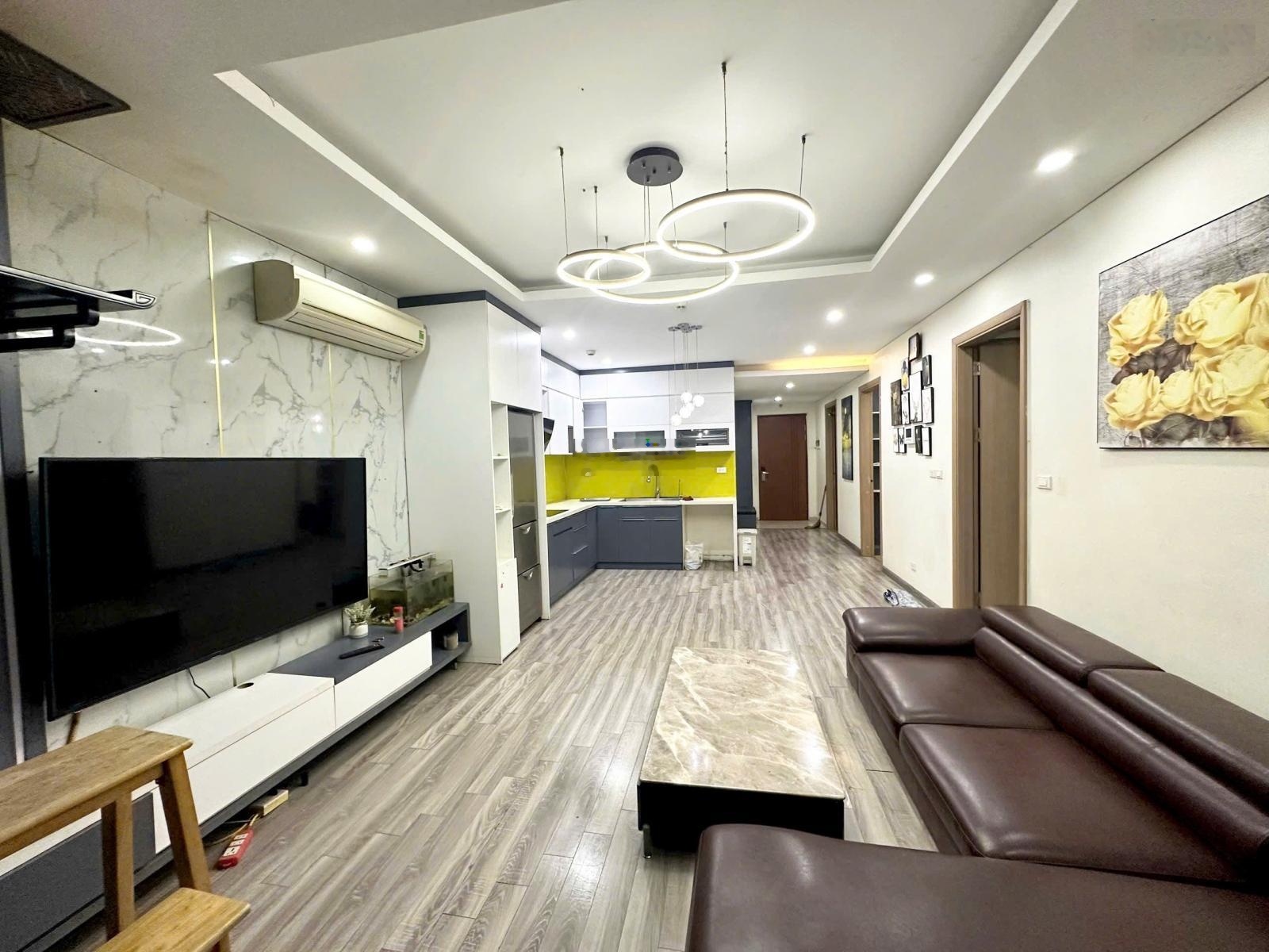 Bán căn hộ 2PN tại 46 Lê Văn Lương giá 90tr/m2