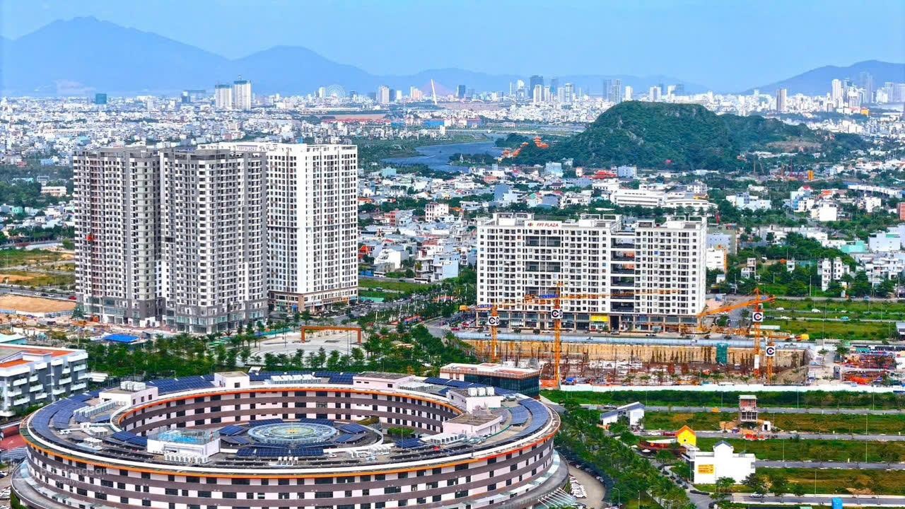 Chính chủ cần bán nhanh căn 2PN +1, DT 73 m2 hướng đông thoáng mát, view view công viên và sông