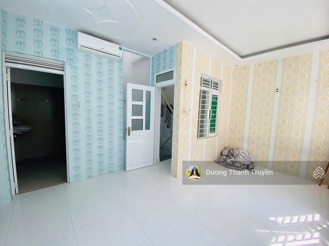 Hàng hiếm bán nhà hẻm Hùng Vương phố Tây Nha Trang 3 tầng còn mới, nở hậu, gần biển, giá chỉ 5 tỷ