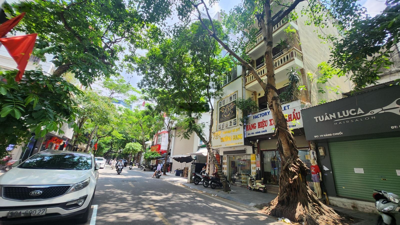 Mặt phố Hàm Long, ở ngay & xây Khách sạn, tòa nhà đẹp nhất Hà Nội. 220m2, MT 12,5m, nhỉnh 100 tỷ.