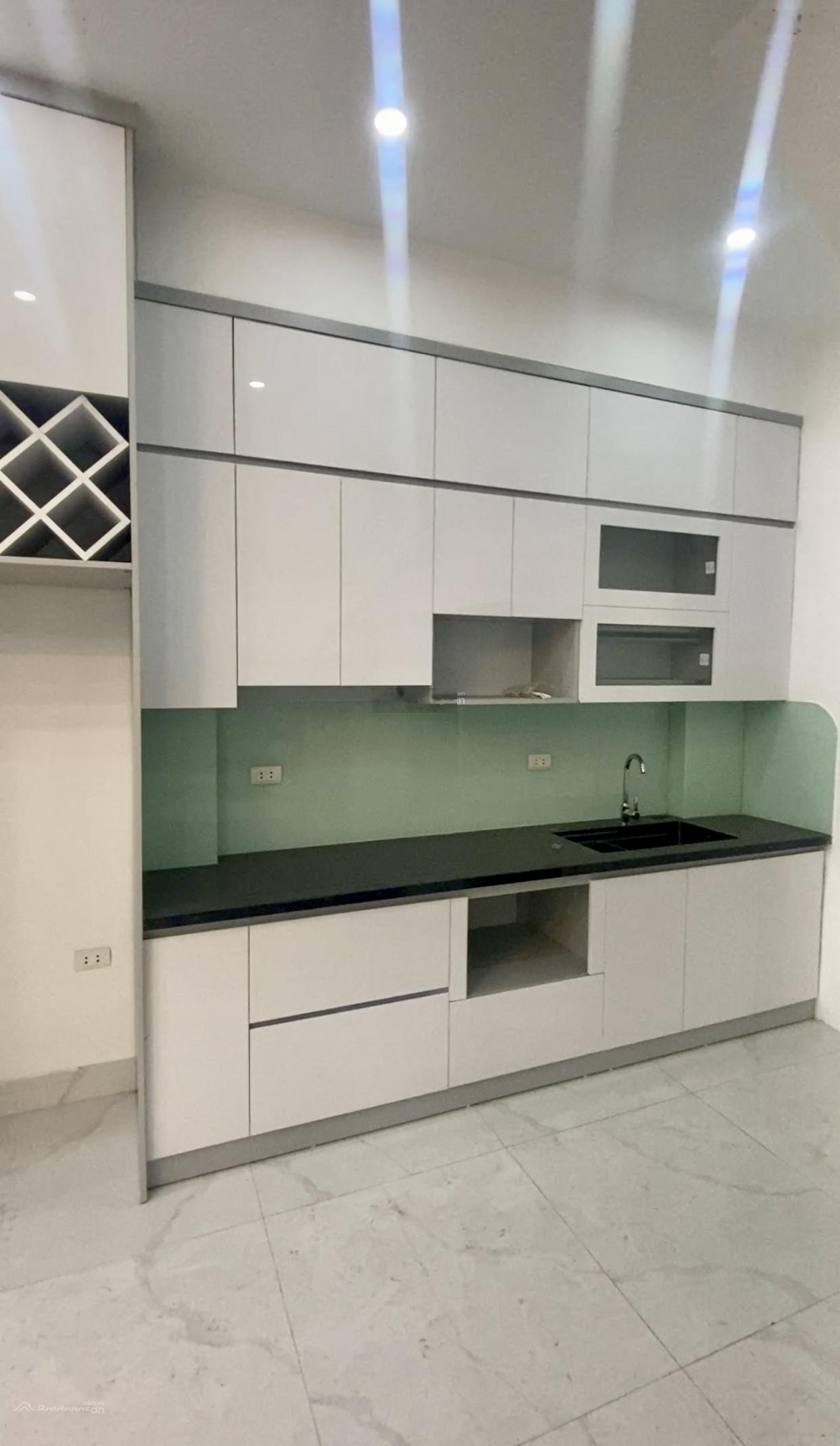 Bán Nhà riêng 33m2 tại Long Biên, 5,96 tỷ, view đẹp, 3PN, 4WC gần Aeon Long Biên