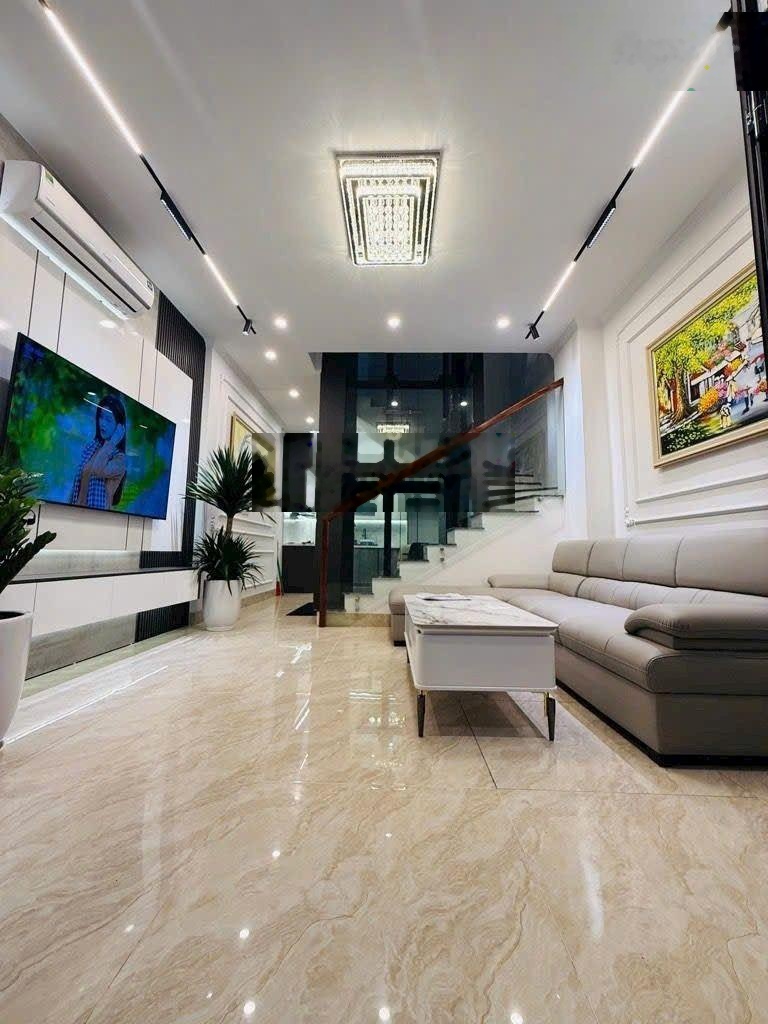 Giảm 500tr - khâm thiên - đ.đa - 47m2 x 5t - oto đỗ cửa- thang máy nhập - nội thất xịn - 30m ra phố