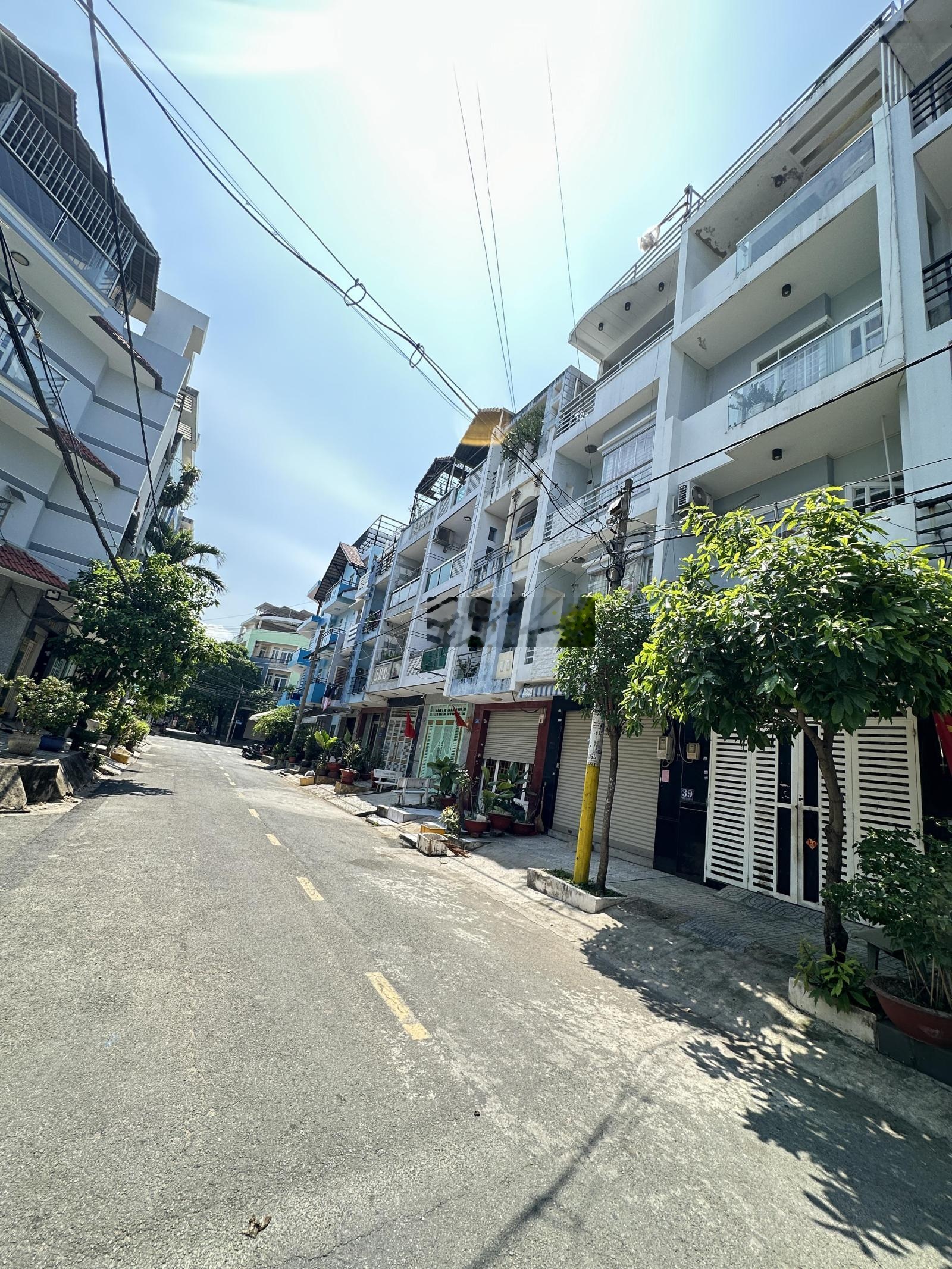 Mặt tiền đường số - khu Bình Phú Q6 - nhà 4 tầng 5PN - 64m2 (4x16m) chỉ 9 tỷ hơn còn TL