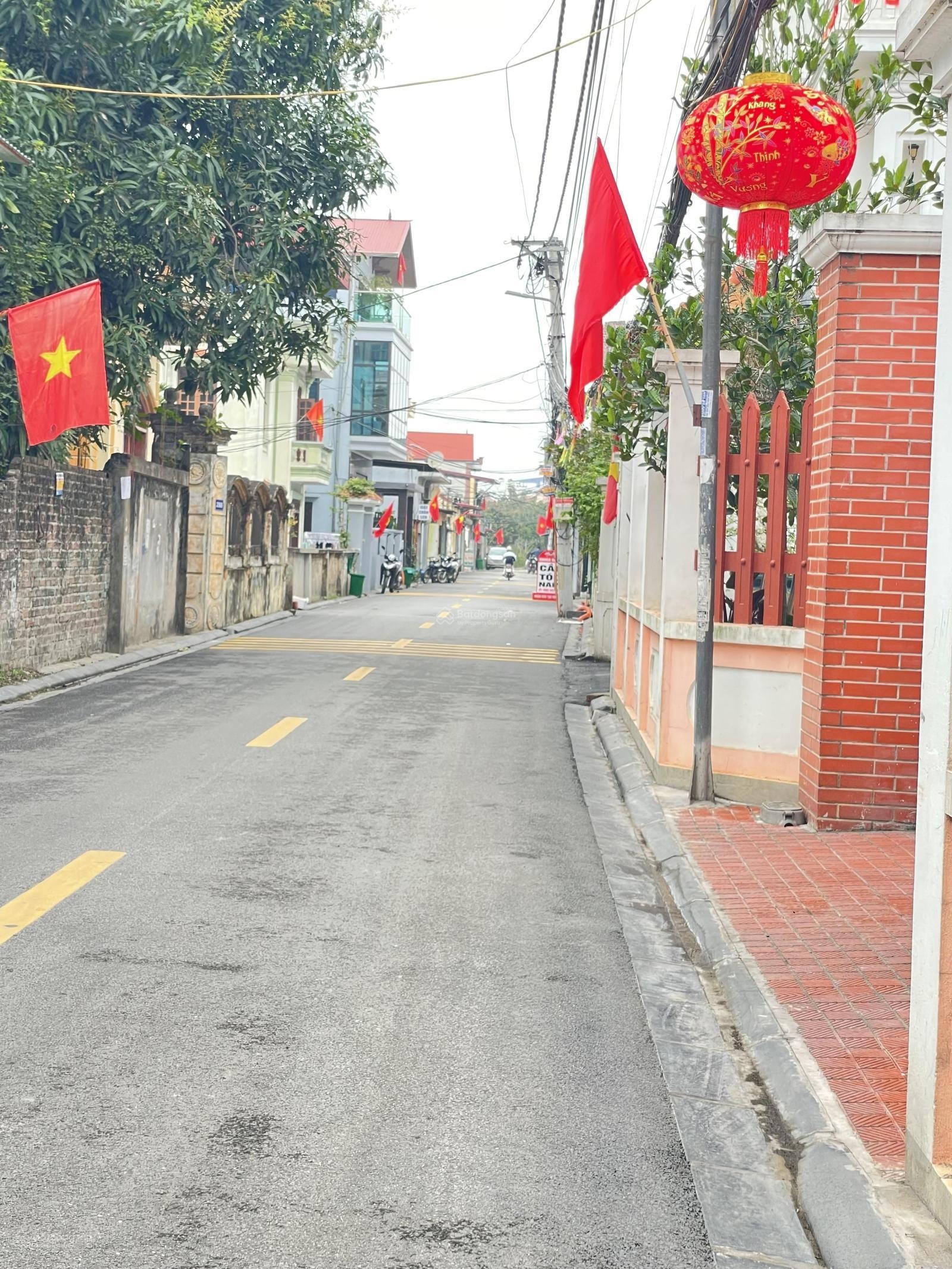 chị mình bán 63,5m MT hậu 5m đường rộng oto tránh giá 6,4 tỷ trục chính thôn sáp mai Võng LA-ĐA-HN
