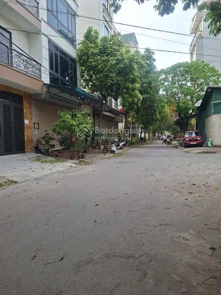 Cần bán cl12 khu đồng đế, dương nội, dãy 2 mặt tiền rộng gần 5m, ở thoáng, vị trí đẹp, sổ đỏ pl