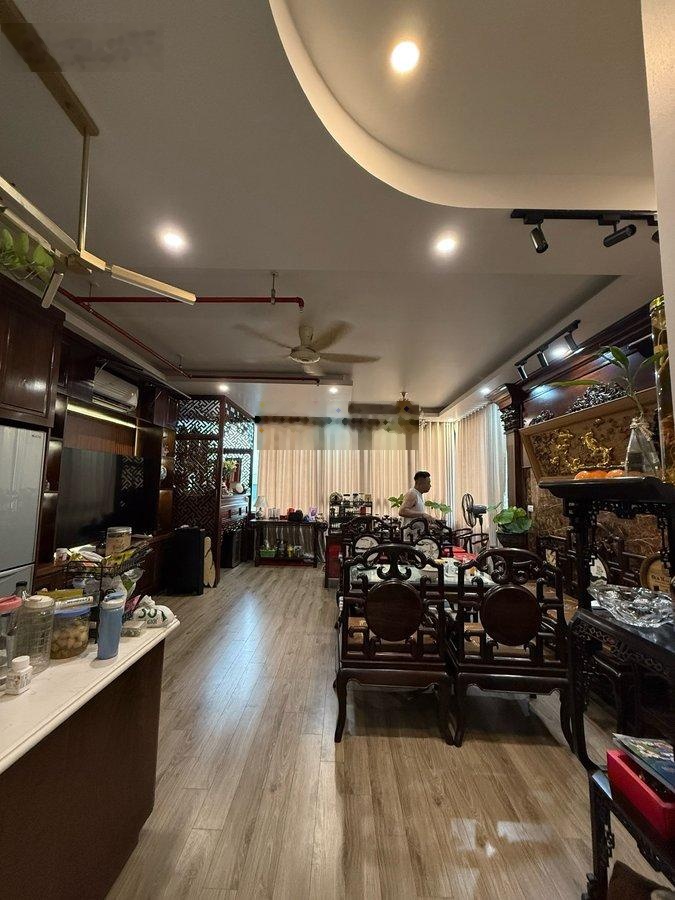 Bán nhà Kim Đồng, Hoàng Mai 52m2x7 tầng thang máy, ô tô đỗ cửa, sđcc 20.5 tỷ
