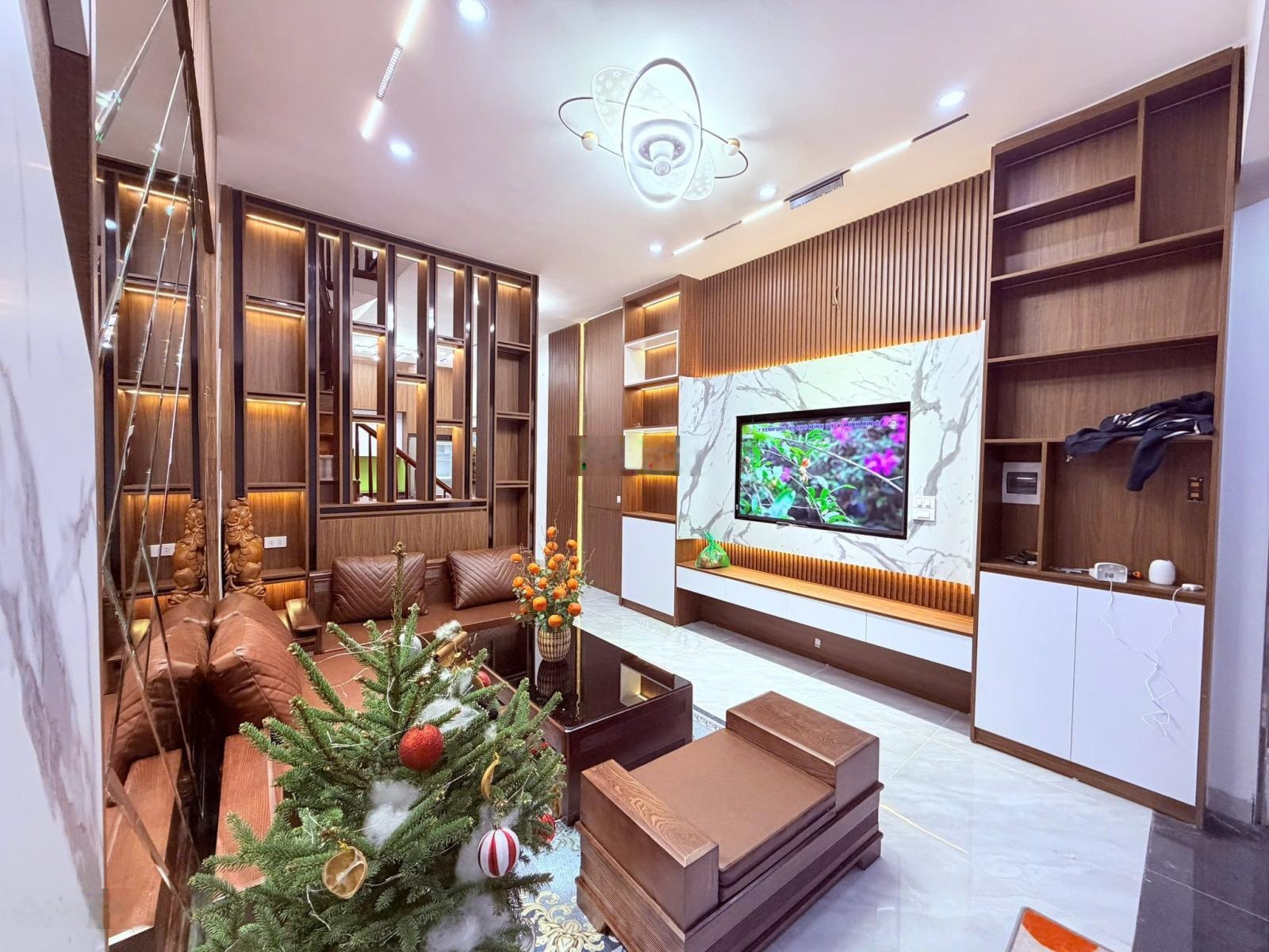 Chính chủ nỡ đặt cọc chung cư cần bán rẻ nhà Phú Diễn 36m2 chỉ 4,45 tỷ, 5 tầng mới - tặng nội thất