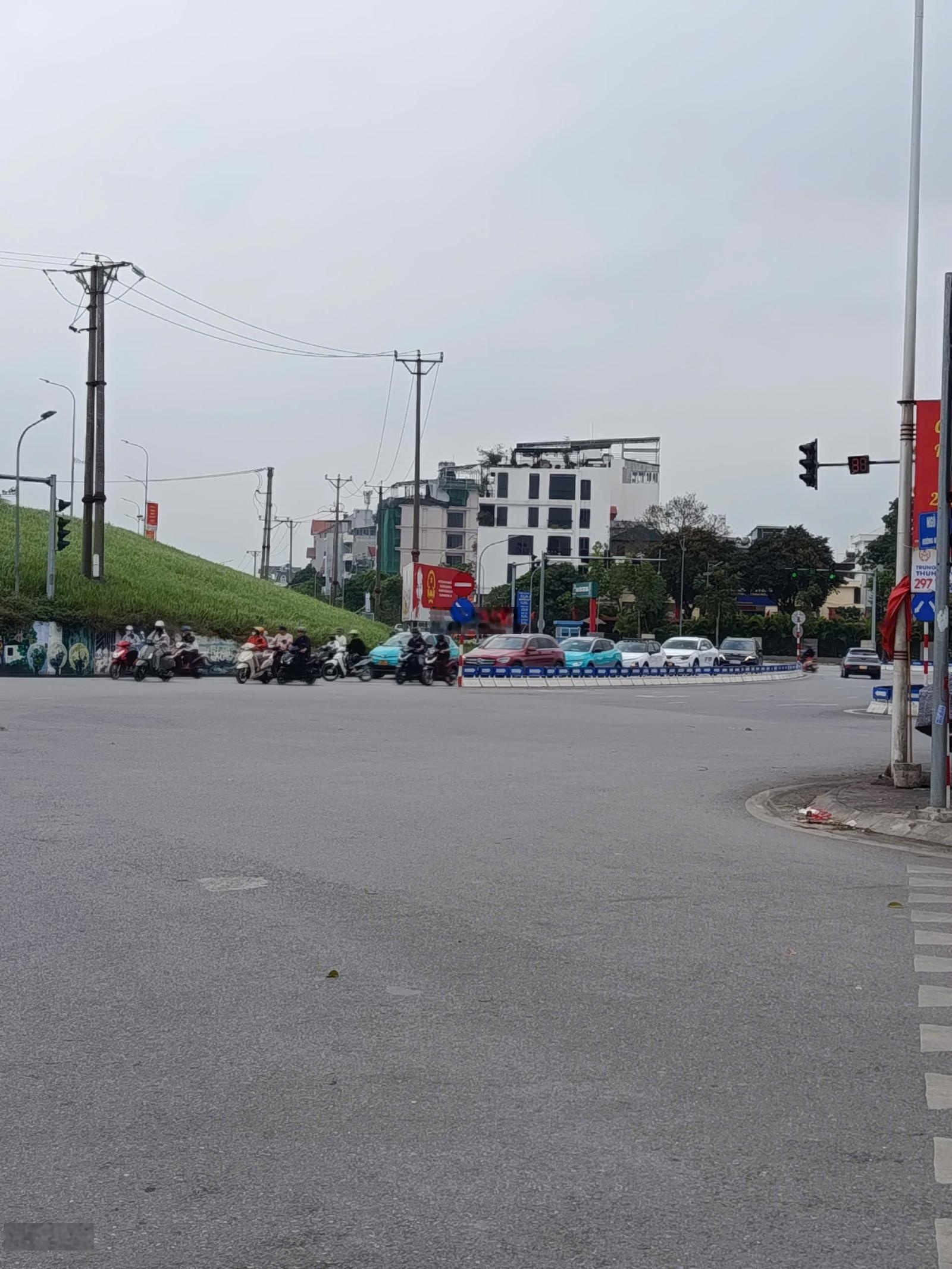 Bán Nhà Riêng phố Ngọc Thụy, 24,8 tỷ, 65 m2, 7PN, 7WC, view đẹp, trung tâm Long Biên