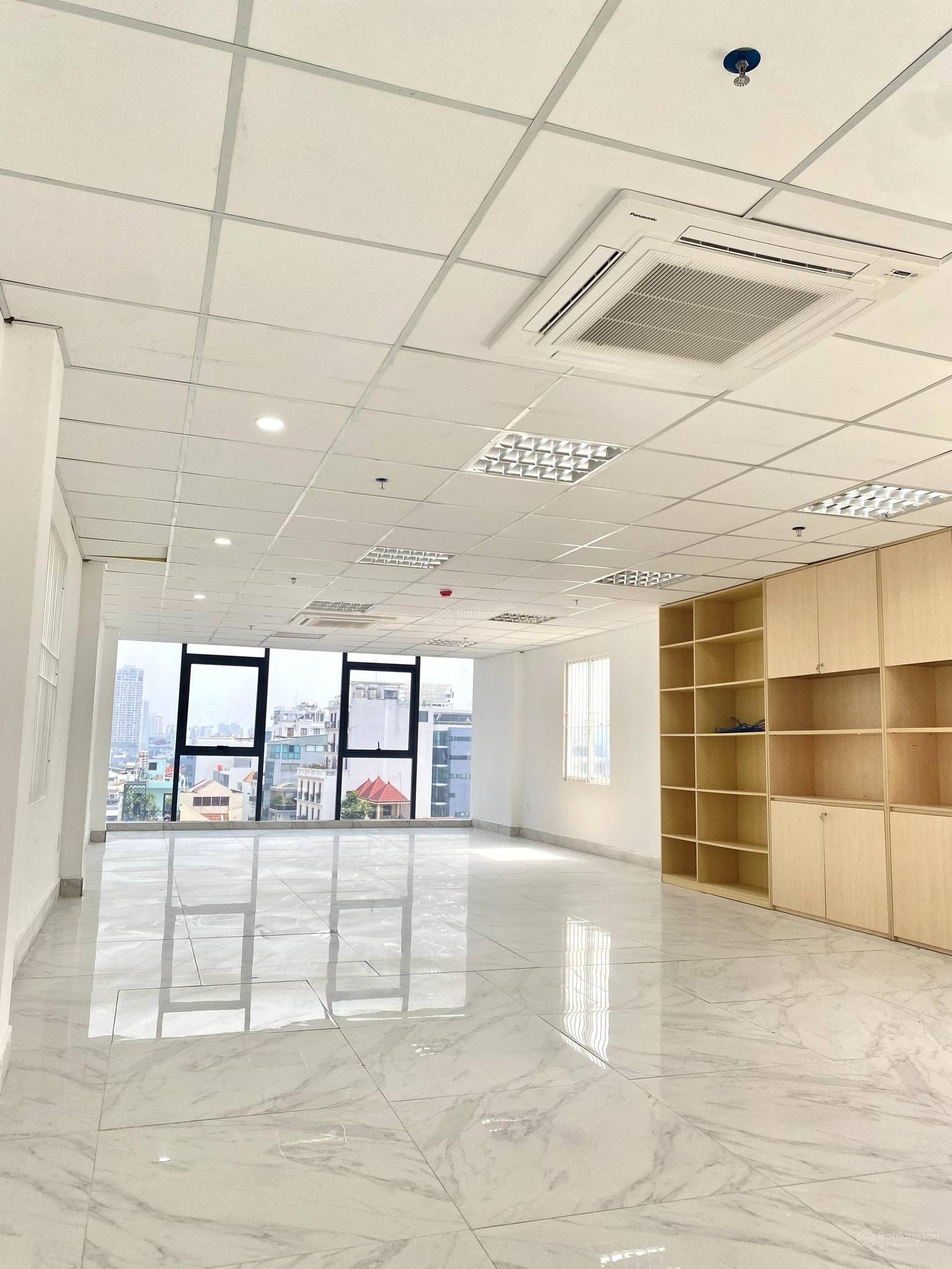 Cho thuê gấp văn phòng khương đình 70m không gian rộng giá 11 triệu