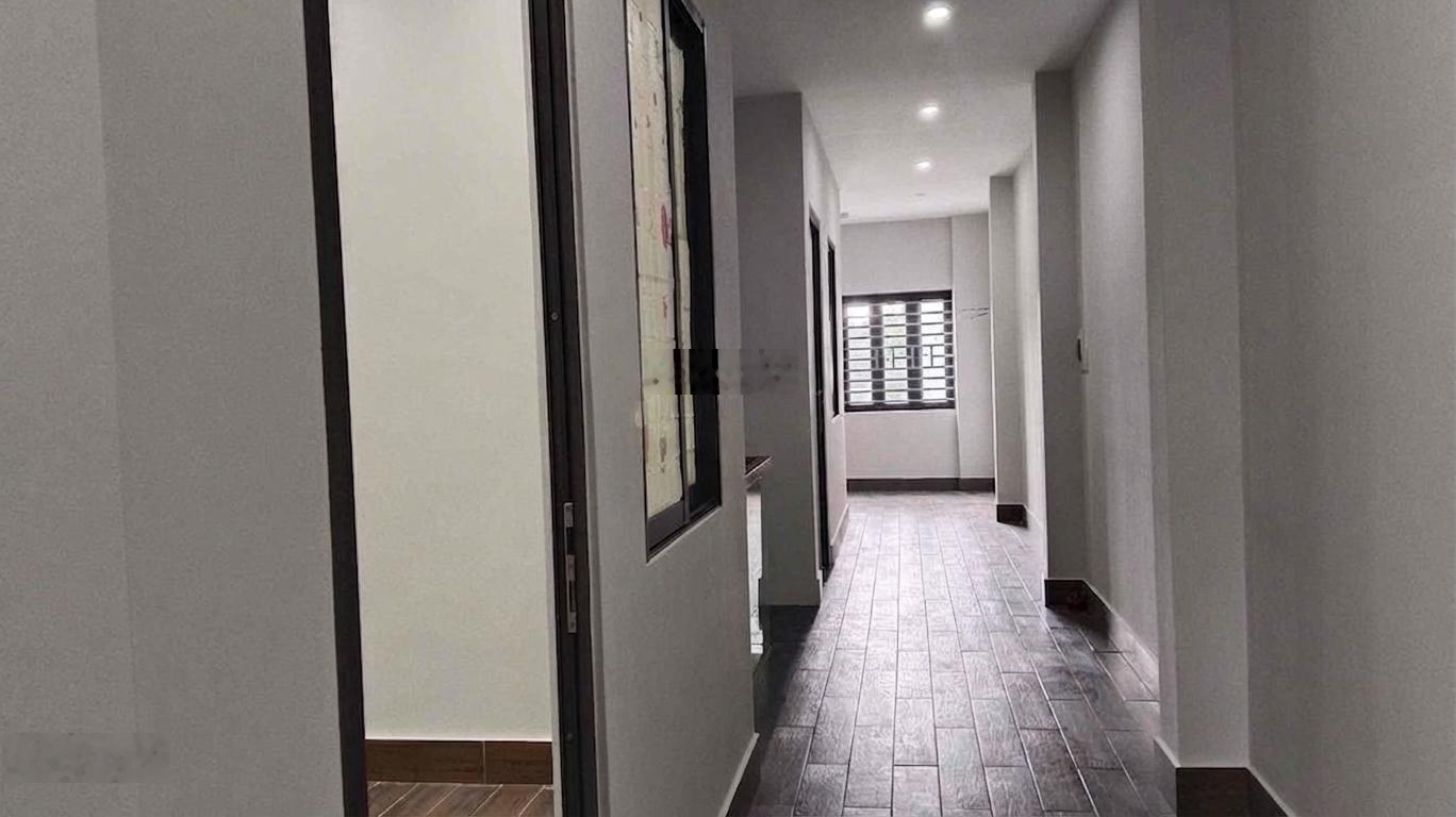 Nhà phố cách biển Mân Thái 150m