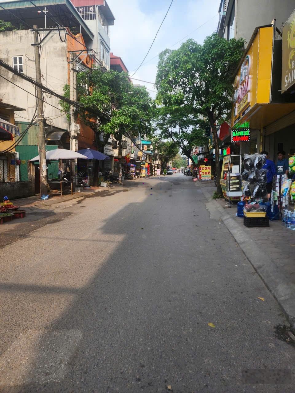 Bán đất vàng mp văn hội, 42 m2, vỉa hè, ô tô tránh, kinh doanh sầm uất. giá nhỉnh 9 tỷ