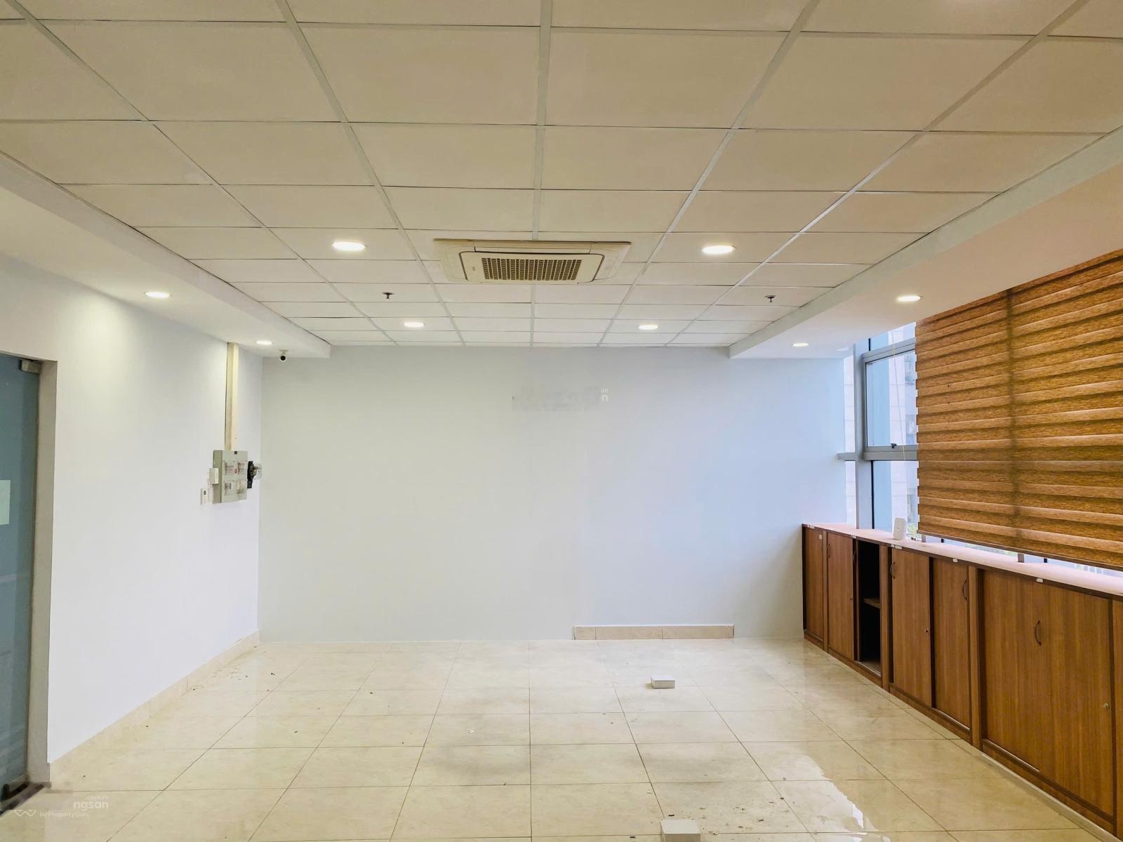 Cho thuê văn phòng tại Luxcity, 10 triệu, 60 m2, giá siêu hời, chính chủ
