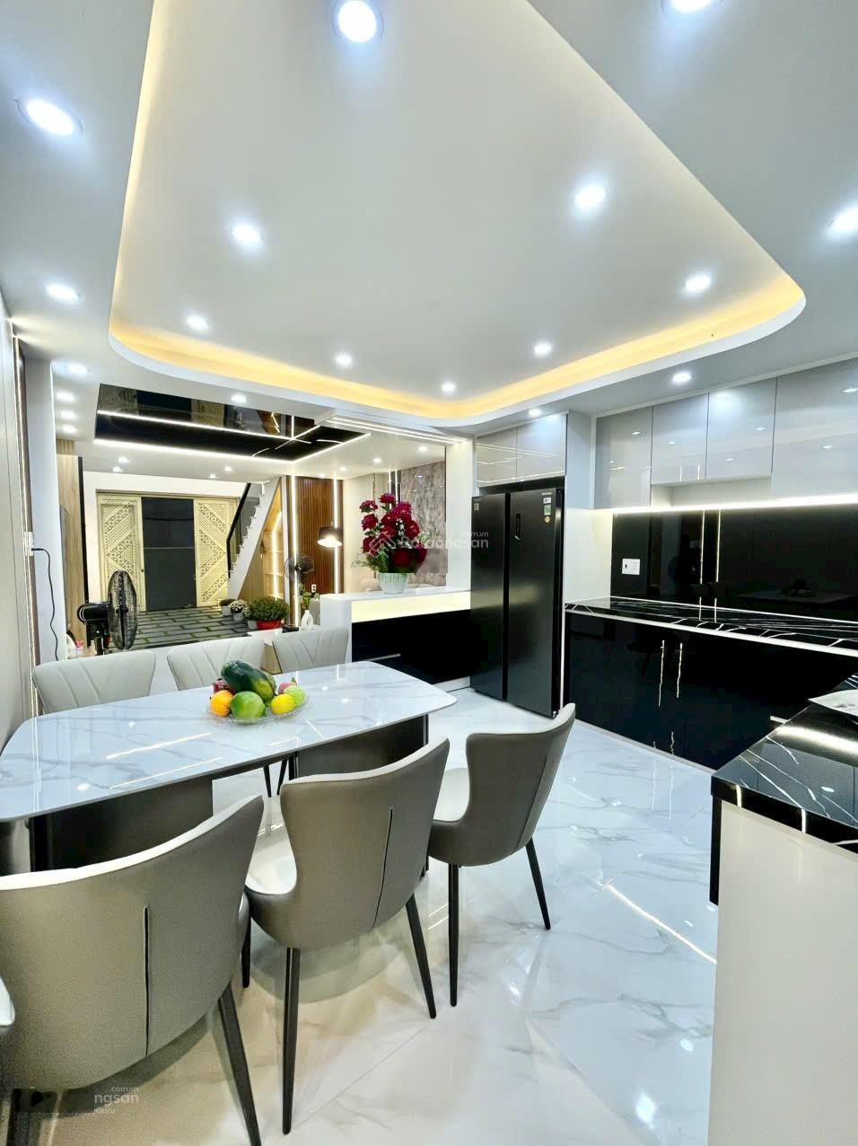 Vị Trí ngay trung tâm thị trấn, nhà sổ hồng riêng khu víp nhất nội khu 68M2.